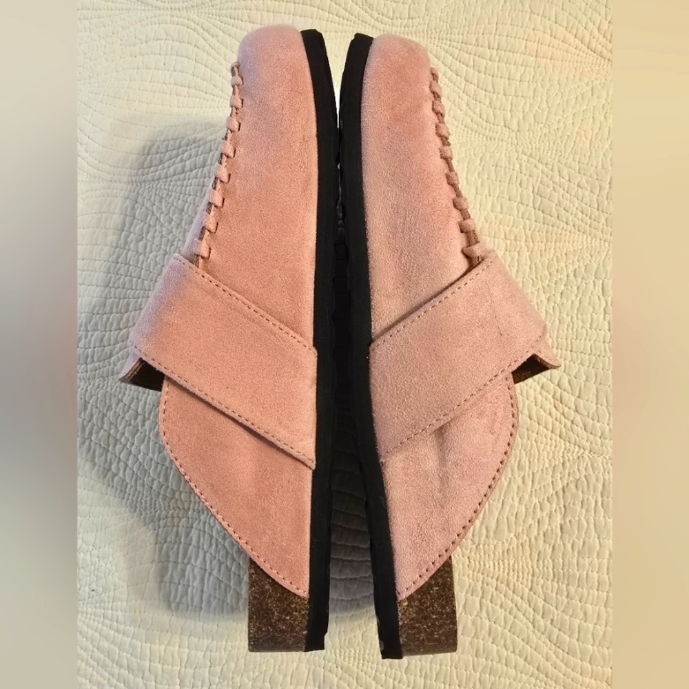 NWOT Cliffs By White Mountain Ladies Slip On Mules With Buckle Detail - Picture 5 of 7